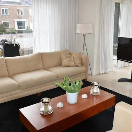 Holiday In With Private Terrace And Garden Ден-Хелдер
