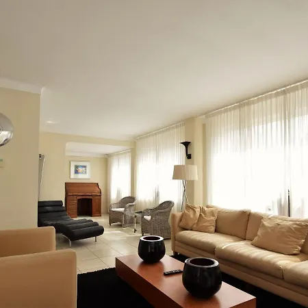 Дом отдыха Holiday In With Private Terrace And Garden