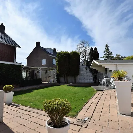 Holiday In With Private Terrace And Garden Дом отдыха *