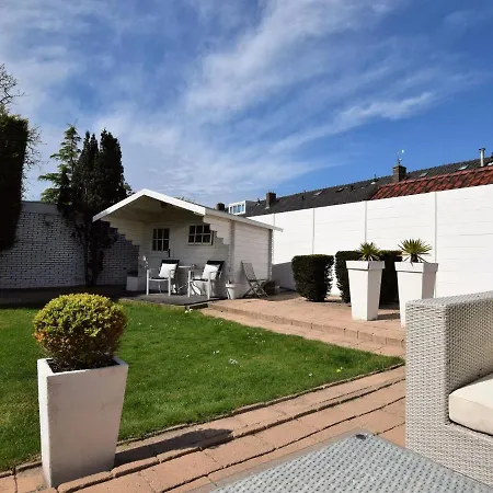 Holiday In With Private Terrace And Garden Ден-Хелдер