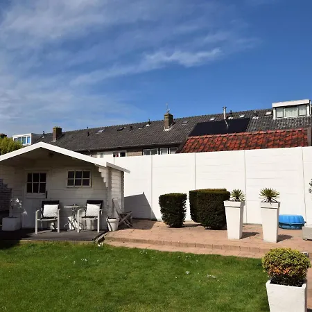 Дом отдыха Holiday In With Private Terrace And Garden *